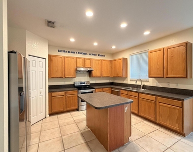 2789 S Evergreen Circle - Photo Thumbnail 2