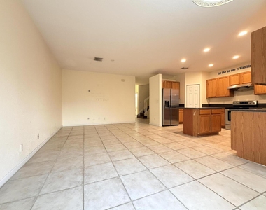 2789 S Evergreen Circle - Photo Thumbnail 7