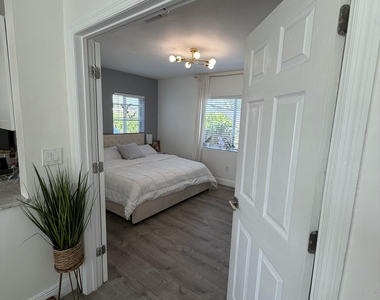 1830 Garfield Street - Photo Thumbnail 3