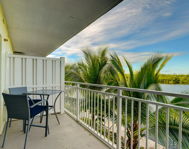 6520 N Ocean Boulevard - Photo Thumbnail 2