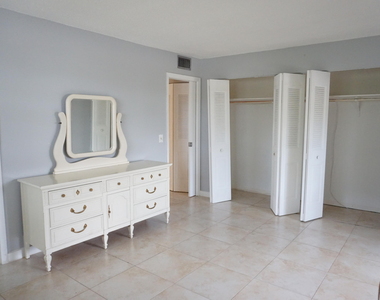 298 Windsor M - Photo Thumbnail 4