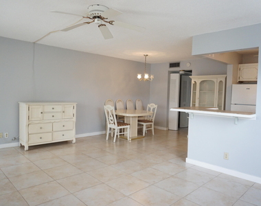 298 Windsor M - Photo Thumbnail 2