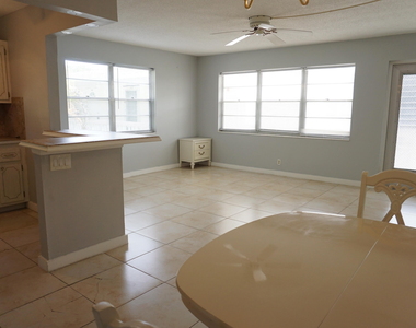 298 Windsor M - Photo Thumbnail 3