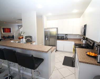 1396 Banyan Way - Photo Thumbnail 5
