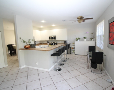 1396 Banyan Way - Photo Thumbnail 4