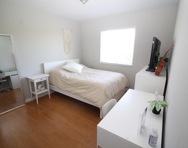1396 Banyan Way - Photo Thumbnail 11
