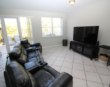 1396 Banyan Way - Photo Thumbnail 8