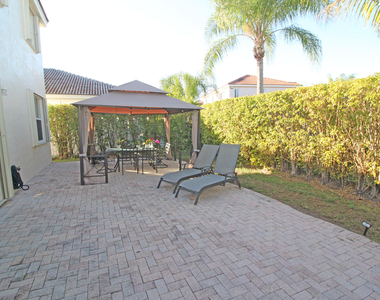 1396 Banyan Way - Photo Thumbnail 18