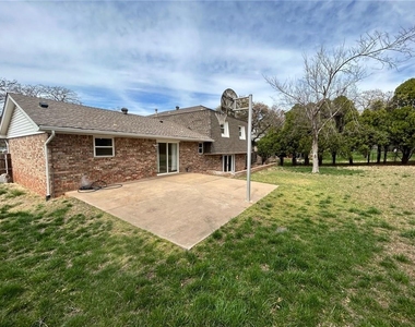 908 East Drive - Photo Thumbnail 25