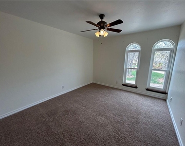 908 East Drive - Photo Thumbnail 20