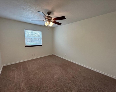 908 East Drive - Photo Thumbnail 23