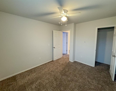 1109 S Appaloosa Lane - Photo Thumbnail 14