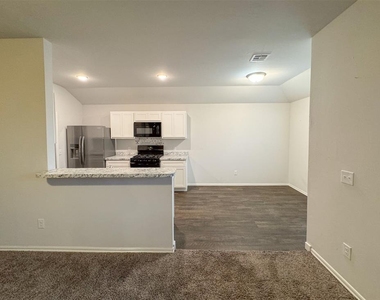 1109 S Appaloosa Lane - Photo Thumbnail 7