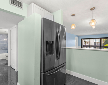412 Southwind Drive - Photo Thumbnail 14
