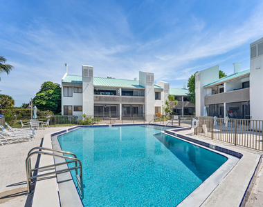 412 Southwind Drive - Photo Thumbnail 4