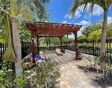640 Cypress Club Way - Photo Thumbnail 6