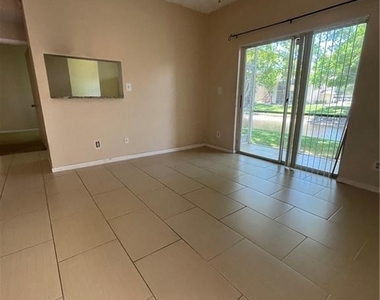 640 Cypress Club Way - Photo Thumbnail 11