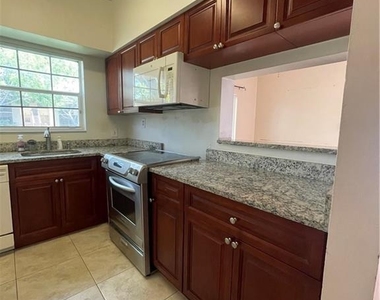 640 Cypress Club Way - Photo Thumbnail 12