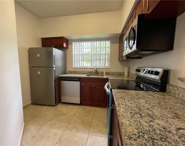 640 Cypress Club Way - Photo Thumbnail 16