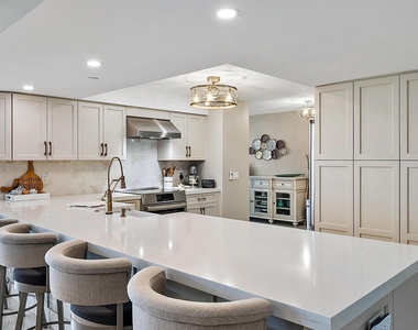 176 Helios Drive - Photo Thumbnail 15
