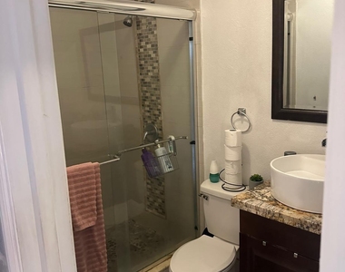 1420 N 70th Avenue - Photo Thumbnail 16