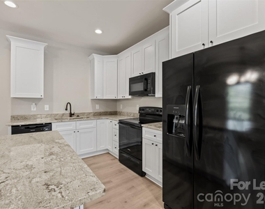3130 Celia Avenue - Photo Thumbnail 18