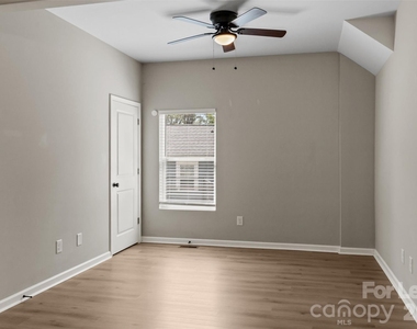3130 Celia Avenue - Photo Thumbnail 12