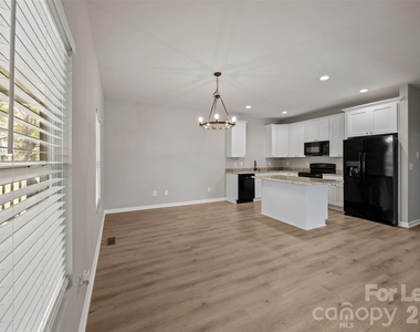 3130 Celia Avenue - Photo Thumbnail 3