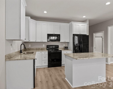 3130 Celia Avenue - Photo Thumbnail 6