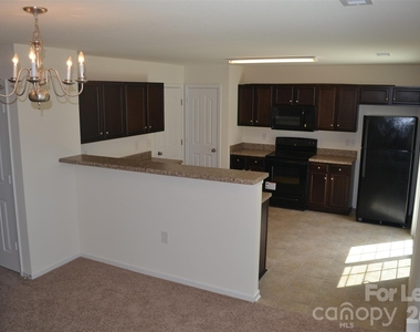 4511 Trunk Bay Drive - Photo Thumbnail 3