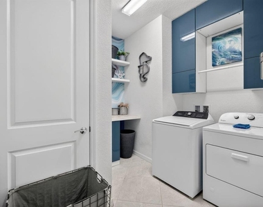 540 Se Monet Drive - Photo Thumbnail 8