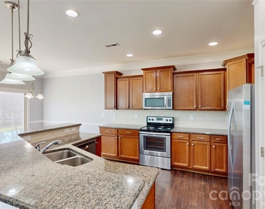 16126 Long Talon Way - Photo Thumbnail 4