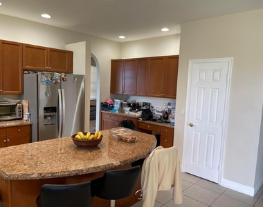 9828 Stover Way - Photo Thumbnail 7