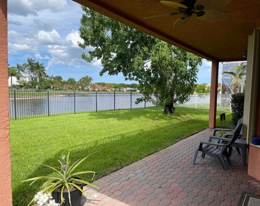 9828 Stover Way - Photo Thumbnail 3