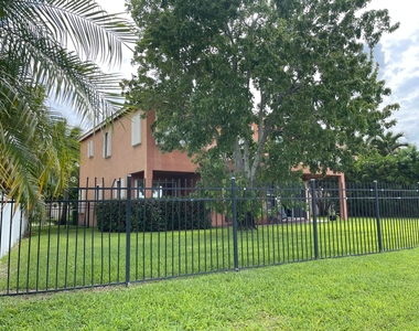 9828 Stover Way - Photo Thumbnail 4