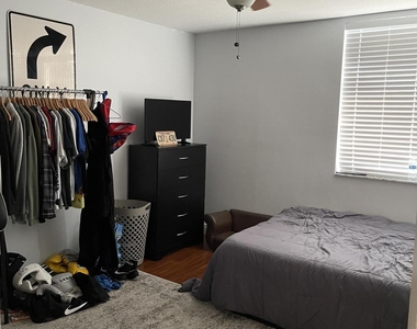 9828 Stover Way - Photo Thumbnail 17