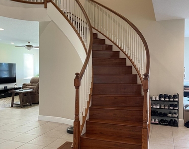 9828 Stover Way - Photo Thumbnail 12