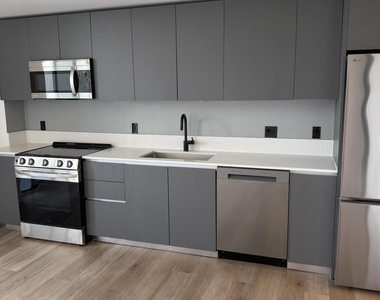 307 Sw 5th - Photo Thumbnail 3