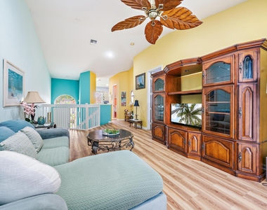 9224 Wentworth Lane - Photo Thumbnail 2