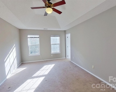 7236 Rock Island Road - Photo Thumbnail 8