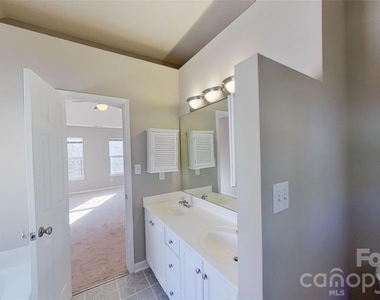 7236 Rock Island Road - Photo Thumbnail 7