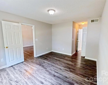 2205 Cigar Court - Photo Thumbnail 5