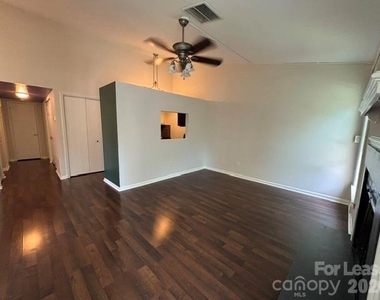 430 Queens Road - Photo Thumbnail 4