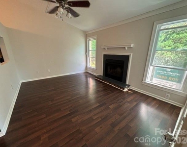 430 Queens Road - Photo Thumbnail 2