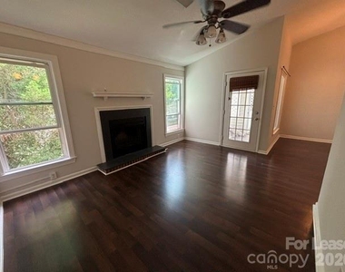 430 Queens Road - Photo Thumbnail 3
