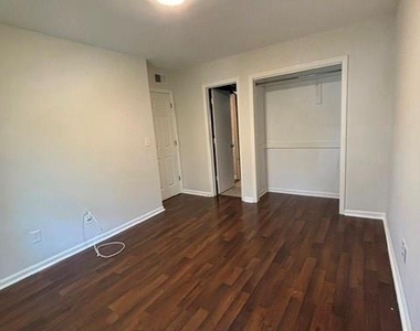 430 Queens Road - Photo Thumbnail 15