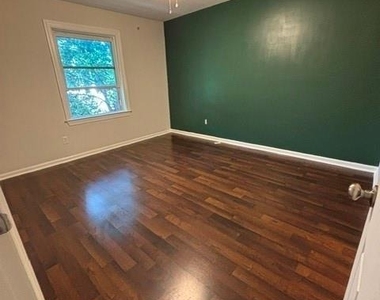 430 Queens Road - Photo Thumbnail 11