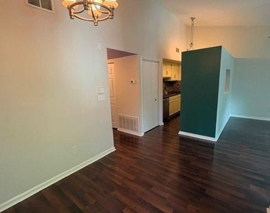 430 Queens Road - Photo Thumbnail 6