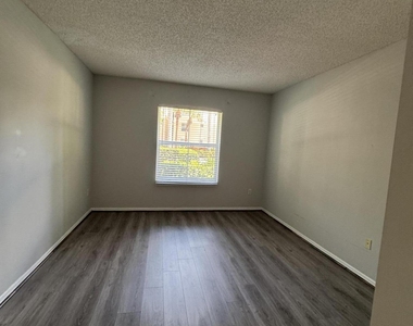1106 Tuscany Way - Photo Thumbnail 4