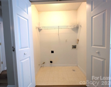 7603 Lullwater Cove - Photo Thumbnail 25